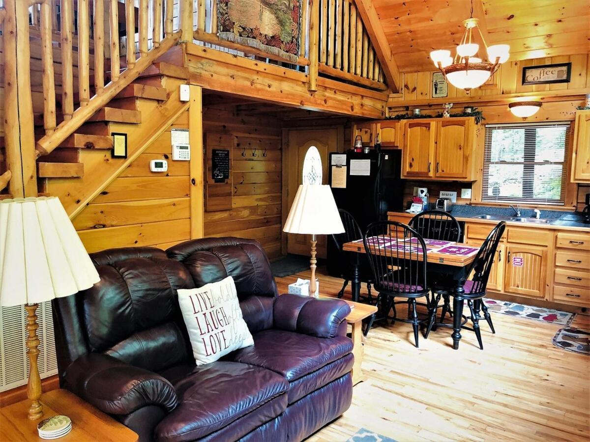 Mountain Joy -Private Treehouse Style Cabin That Sleeps 4-Free Tickets Gatlinburg Eksteriør billede