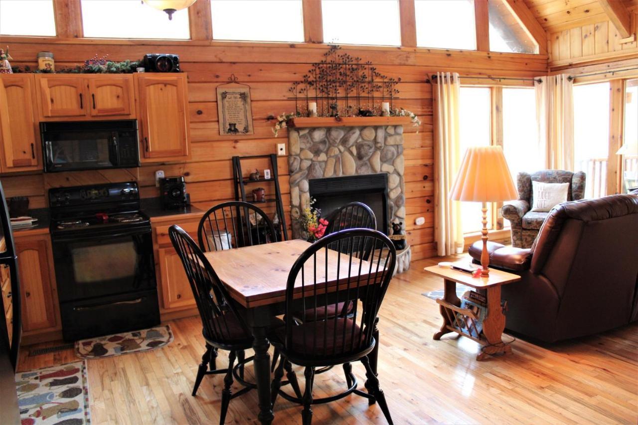 Mountain Joy -Private Treehouse Style Cabin That Sleeps 4-Free Tickets Gatlinburg Eksteriør billede