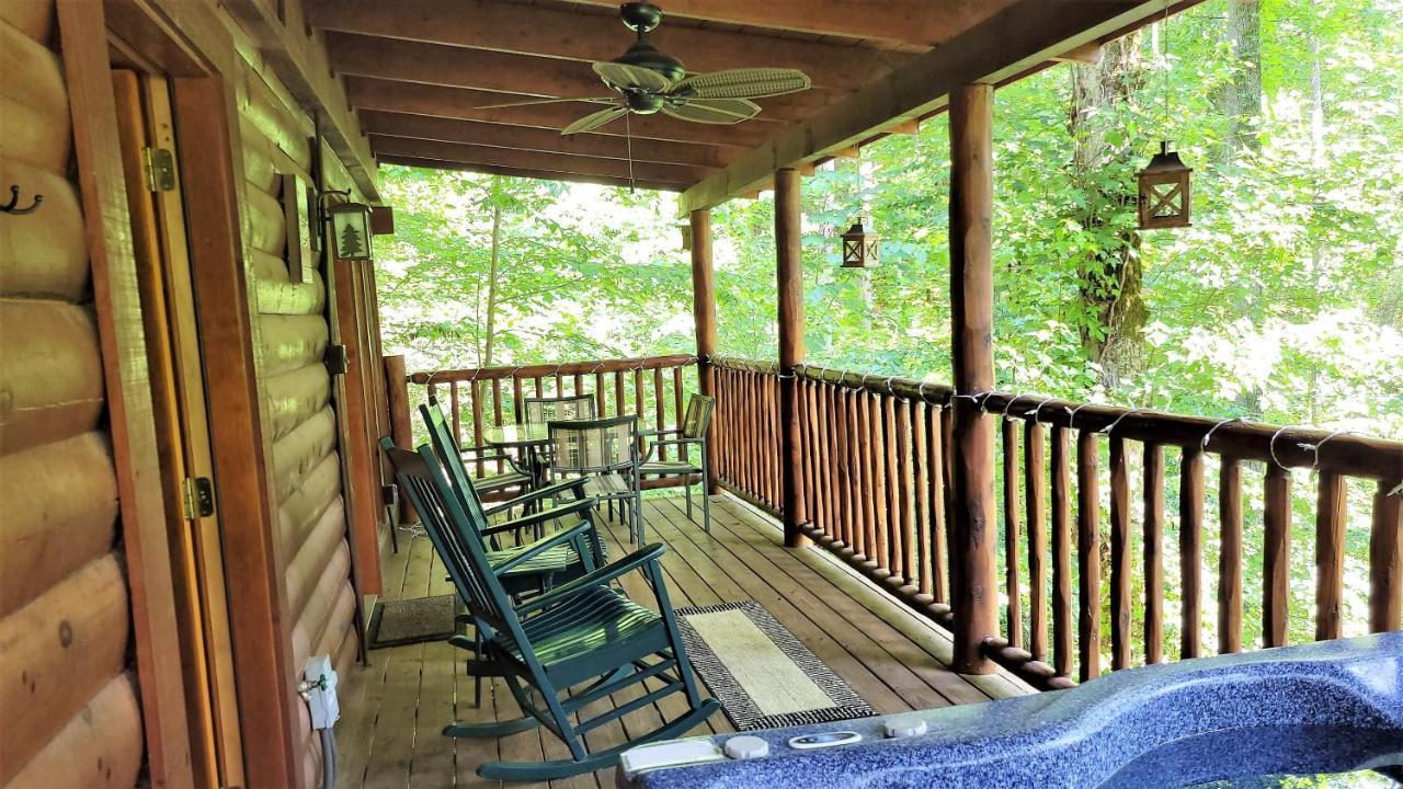 Mountain Joy -Private Treehouse Style Cabin That Sleeps 4-Free Tickets Gatlinburg Eksteriør billede
